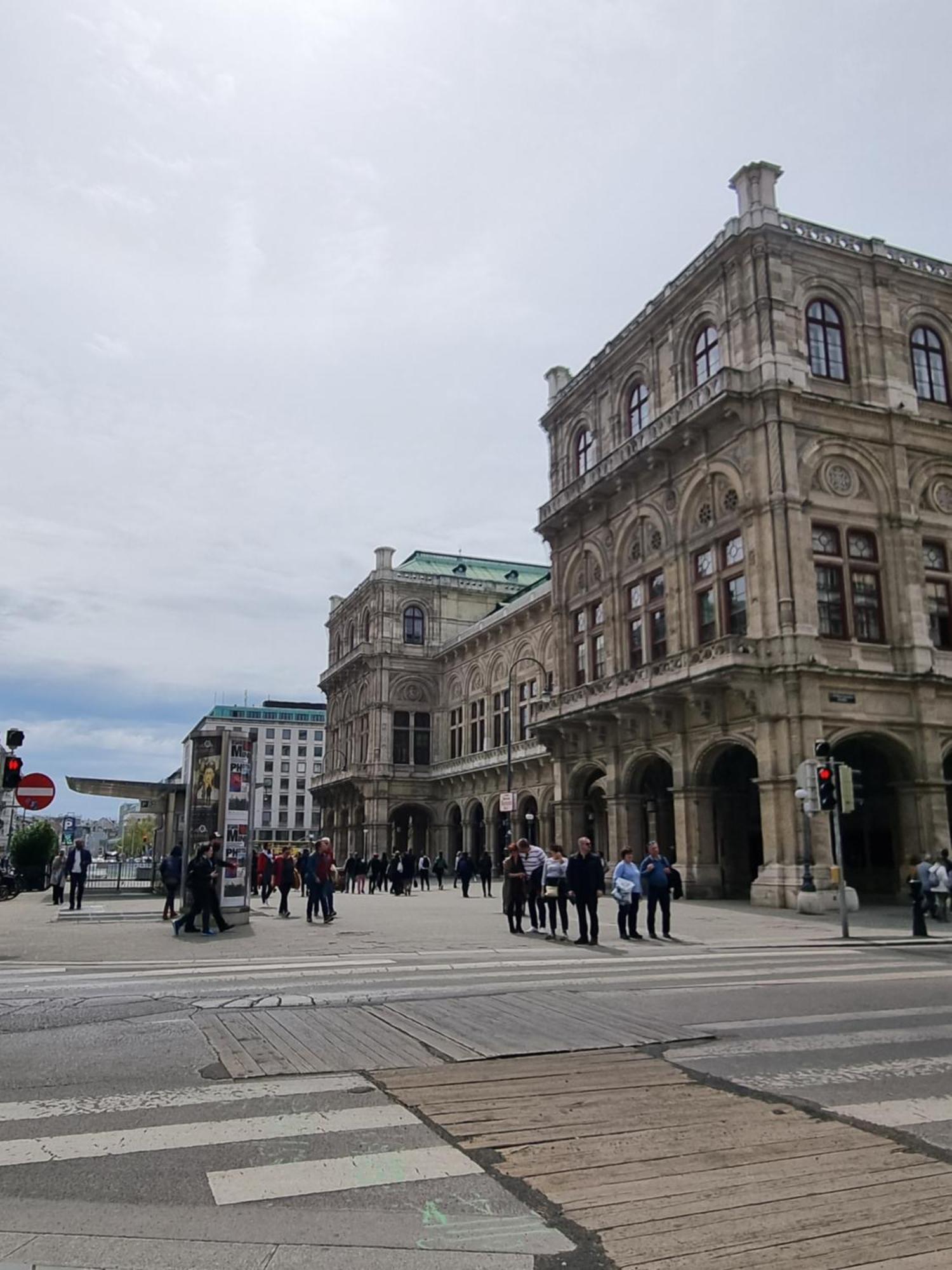 Prestige Vienna Apartment Ngoại thất bức ảnh