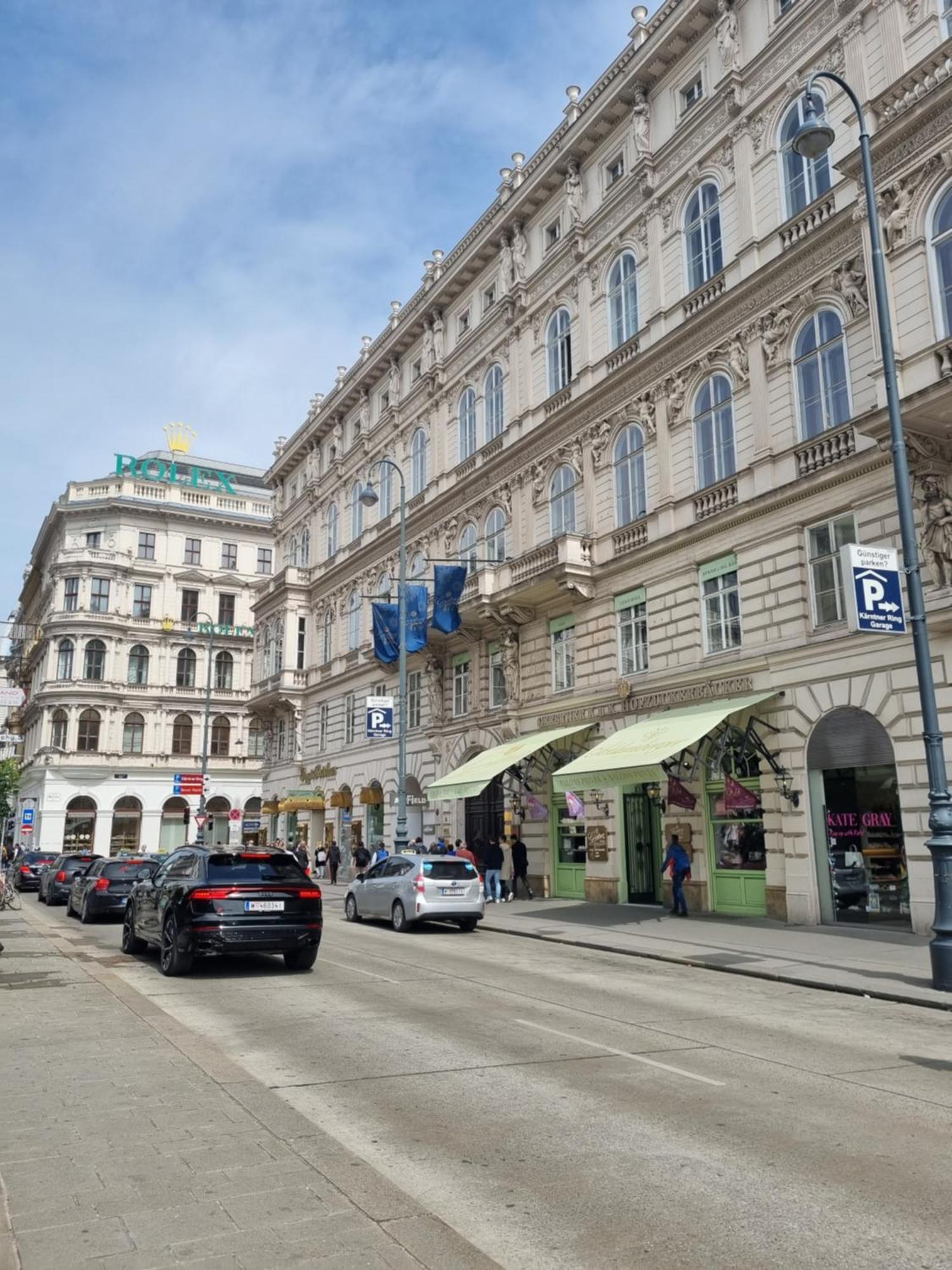 Prestige Vienna Apartment Ngoại thất bức ảnh